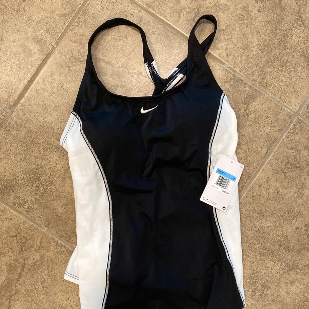 Nike Black & White Tankini and Shorts Swimsuit Set Size M